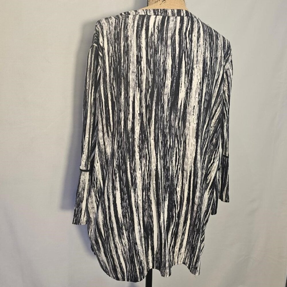 SOLD Gloria Vanderbilt Womens 3/4 sleeve Balck & White Blouse Size 3X - Picture 3 of 6